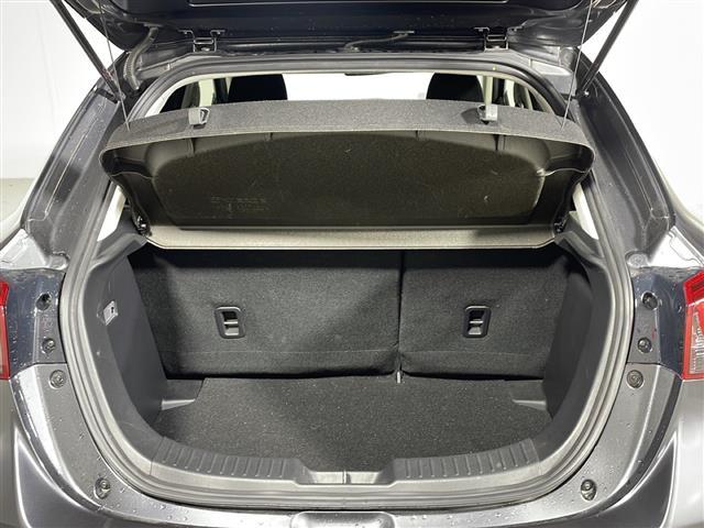 【ラゲッジスペース】リアシートを倒せばこの大容量！！ダンボールなどの大きい荷物も釣り具などの長尺物まで様々載せられそうです！！