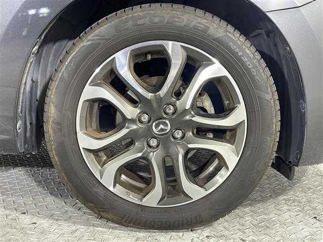 【純正アルミホイール】純正の専用アルミホイールが足元を飾ります！ＩＤＯＭでは、社外アルミホイールや、スタッドレスタイヤも取扱いしております。ぜひご相談ください。