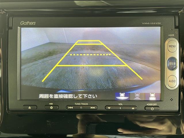 【バックモニター】後ろのカメラの映像をモニターに映し出すことができます！後方の見えない死角や、障害物との距離感をしっかり確認することができます！駐車が苦手な方におすすめです。