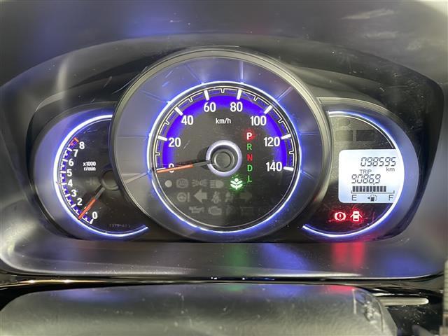 【スピードメーター】メーターがシンプルで見やすく運転しやすいですね！