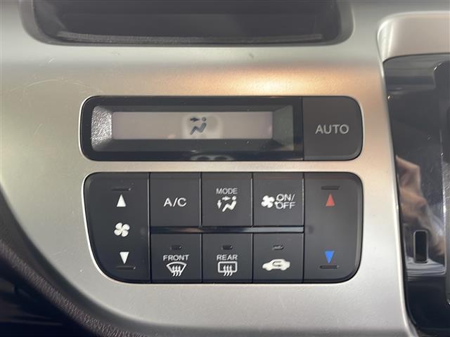 【オートエアコン】車内温度を感知して自動で温度調整をしてくれるのでいつでも快適な車内空間を創り上げます！