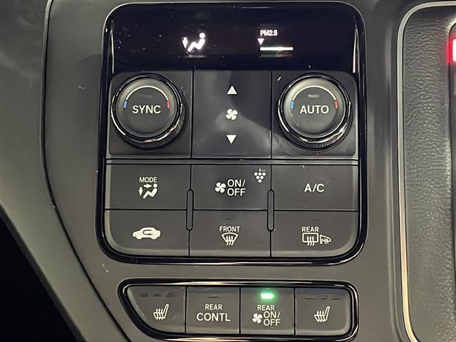 【　シートヒーター　】冬場のお供に。暖かいシートは女性には嬉しい機能ですね♪