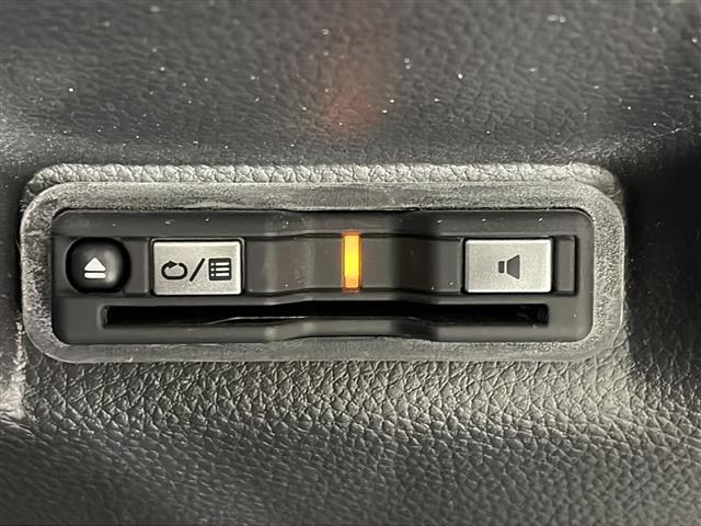 【　ＥＴＣ　】今やカーライフにおける重要性はナビにも匹敵するのではないでしょうか？セットアップを行うことで利用可能になります！