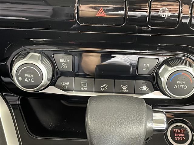 【パワーウインドウ】運転席のスイッチで、各席の窓ガラスの開閉ができます！あると便利ですよね！