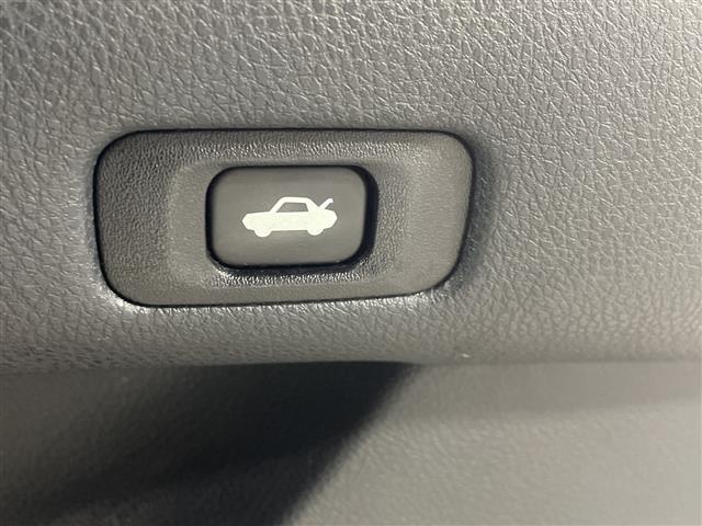 クラウンハイブリッド アスリートＳ　ブラックスタイル　県外仕入れ　禁煙車　純正ナビ　フルセグＴＶ　ＣＤ　ＤＶＤ　Ｂｌｕｅｔｏｏｔｈ　バックカメラ　レザーシート　パワーシート　シートヒーター　エアシート　純正アルミホイール　ドライブレコーダー　ＥＴＣ（11枚目）