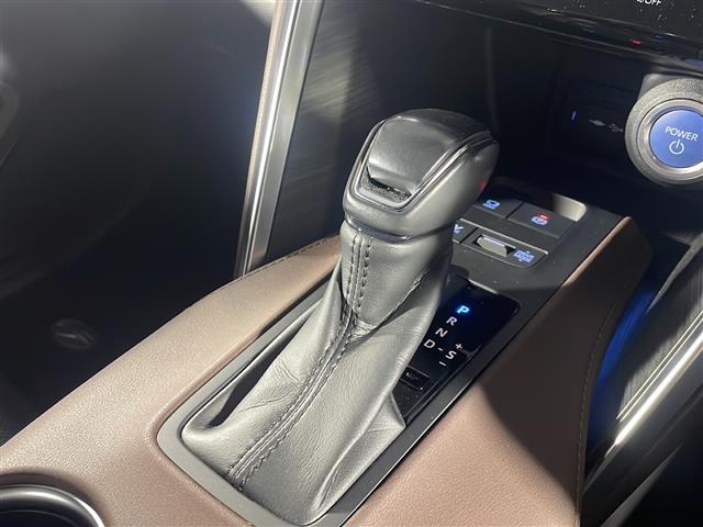 ハリアーハイブリッド Ｚ　レザーパッケージ　県外仕入車両　禁煙車　純正ディスプレイオーディオ　ＢＴ／スマホ連携　フルセグ　モデリスタエアロ　マルチビューモニタ　ＪＢＬサウンド　パワーシート　パワーバックドア　トヨタセーフティーセンス　ＢＳＭ（15枚目）