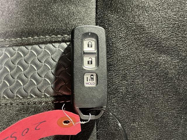 Ｎ－ＢＯＸカスタム Ｌ　県外仕入　禁煙車　社外ナビ　【ＣＤ／ＤＶＤ／Ｂｌｕｅｔｏｏｔｈ／フルセグＴＶ】バックカメラ　片側電動パワースライドドア　クルーズコントロール　ステアリングリモコン　クリアランスソナー　プッシュスタート（21枚目）