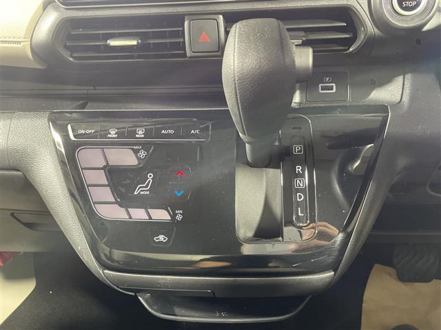 デイズ Ｘ　県外仕入れ　禁煙車　純正９インチナビ　フルセグＴＶ　ＣＤ　ＤＶＤ　Ｂｌｕｅｔｏｏｔｈ　アラウンドビューモニター　コーナーセンサー　エマージェンシーブレーキ　車線逸脱警報機能　純正アルミホイール（10枚目）