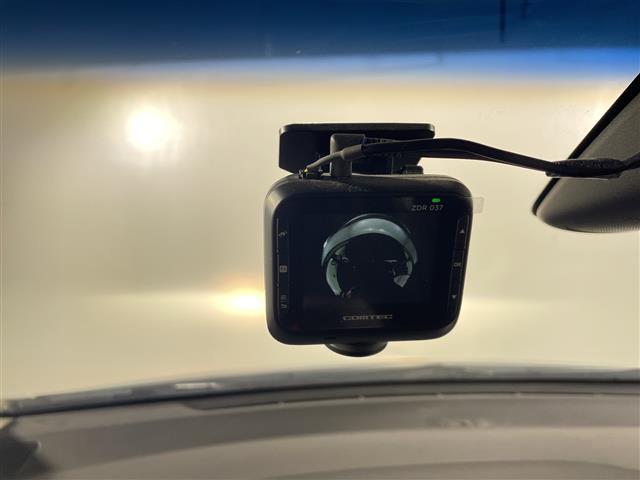 オデッセイ アブソルート　純正ナビ　フルセグＴＶ　ＣＤ　ＤＶＤ　Ｂｌｕｅｔｏｏｔｈ　ＨＤＭＩ　バックカメラ　両側パワースライドドア　３６０°ドライブレコーダー　ステアリングスイッチ　クルーズコントロール　コーナーセンサー（9枚目）