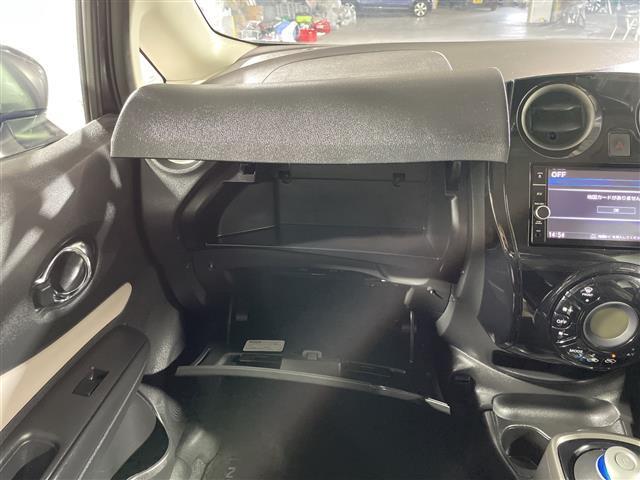 ノート ｅ－パワー　Ｘ　県外仕入　禁煙車　アラウンドビューカメラ　デジタルインナーミラー　純正ナビ　フルセグＴＶ　Ｂｌｕｅｔｏｏｔｈ接続　レーンアシスト　コーナーセンサー　ＥＴＣ　ＬＥＤヘッドライト　オートライト　純正アルミ（9枚目）