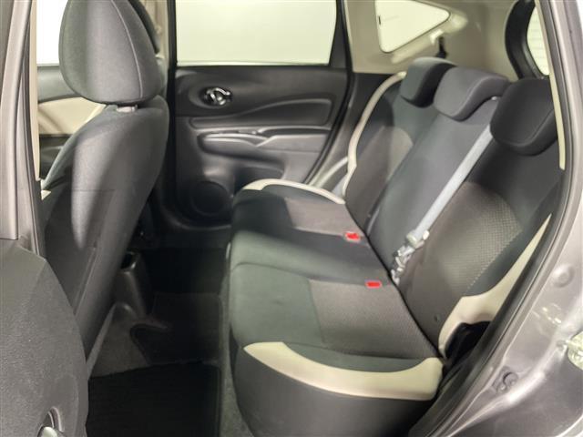 ノート ｅ－パワー　Ｘ　県外仕入　禁煙車　アラウンドビューカメラ　デジタルインナーミラー　純正ナビ　フルセグＴＶ　Ｂｌｕｅｔｏｏｔｈ接続　レーンアシスト　コーナーセンサー　ＥＴＣ　ＬＥＤヘッドライト　オートライト　純正アルミ（26枚目）