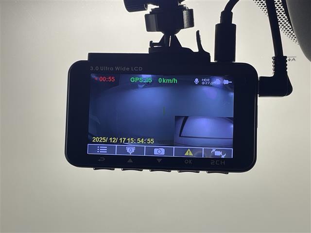 リーフ Ｘ　Ｖセレクション　県外仕入れ　禁煙車　純正ナビ　フルセグＴＶ　Ｂｌｕｅｔｏｏｔｈ　ＨＤＭＩ　ＵＳＢ　ステアリングリモコン　アラウンドビューモニター　プロパイロット　デジタルインナーミラー　前後ドライブレコーダー（6枚目）