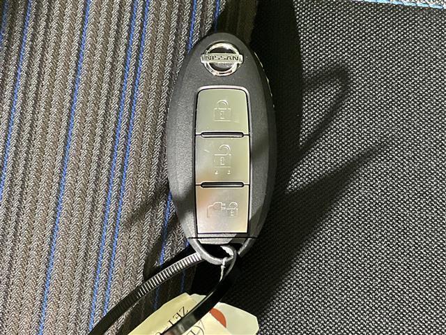 リーフ Ｘ　Ｖセレクション　県外仕入れ　禁煙車　純正ナビ　フルセグＴＶ　Ｂｌｕｅｔｏｏｔｈ　ＨＤＭＩ　ＵＳＢ　ステアリングリモコン　アラウンドビューモニター　プロパイロット　デジタルインナーミラー　前後ドライブレコーダー（20枚目）