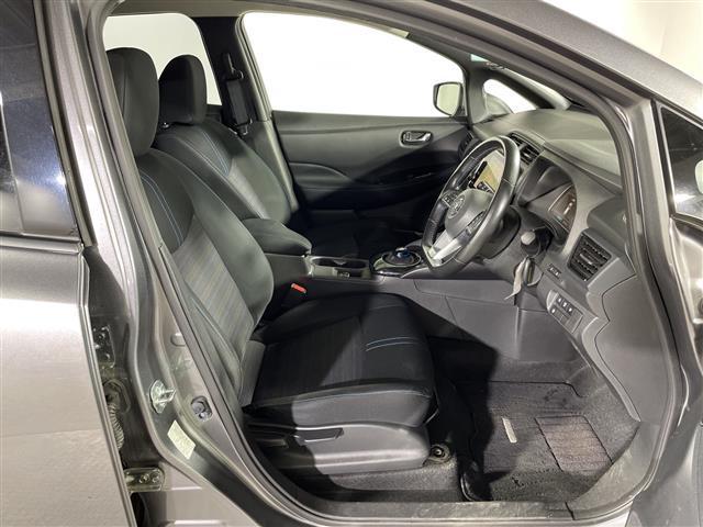 リーフ Ｘ　Ｖセレクション　県外仕入れ　禁煙車　純正ナビ　フルセグＴＶ　Ｂｌｕｅｔｏｏｔｈ　ＨＤＭＩ　ＵＳＢ　ステアリングリモコン　アラウンドビューモニター　プロパイロット　デジタルインナーミラー　前後ドライブレコーダー（26枚目）