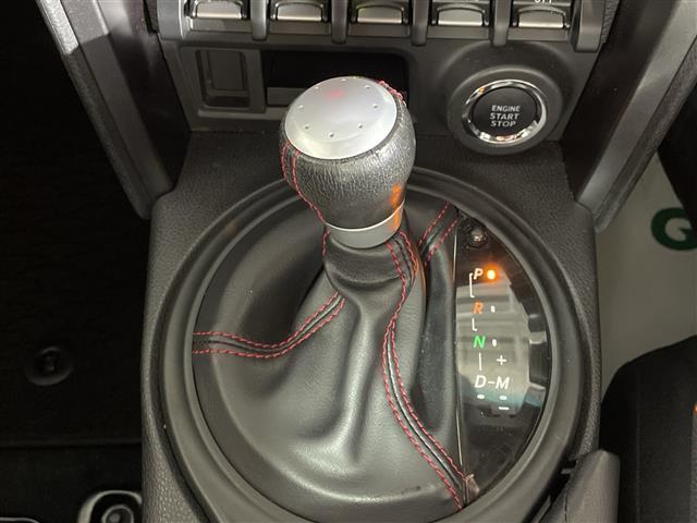 ８６ ＧＴ　県外仕入れ　禁煙車　ＴＲＤエアロ　社外ナビ　ＣＤ　ＤＶＤ　Ｂｌｕｅｔｏｏｔｈ　フルセグＴＶ　バックカメラ　パドルシフト　ドライブレコーダー　社外１８インチアルミ　ＢＬＩＴＺ車高調　パドルシフト（8枚目）
