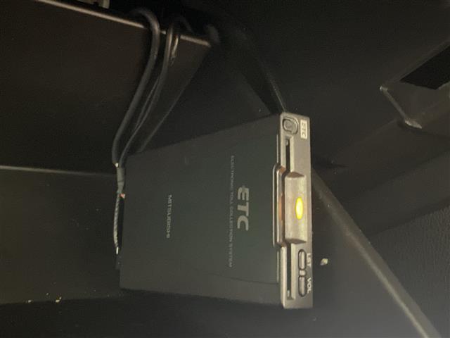 ８６ ＧＴ　県外仕入れ　禁煙車　ＴＲＤエアロ　社外ナビ　ＣＤ　ＤＶＤ　Ｂｌｕｅｔｏｏｔｈ　フルセグＴＶ　バックカメラ　パドルシフト　ドライブレコーダー　社外１８インチアルミ　ＢＬＩＴＺ車高調　パドルシフト（9枚目）