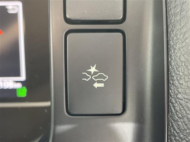 ハイエースワゴン グランドキャビン　県外仕入れ　禁煙車　１０名乗り　純正ナビ　ＣＤ　ＤＶＤ　ワンセグＴＶ　Ｂｌｕｅｔｏｏｔｈ　パノラミックビューモニター　左側パワースライドドア　トヨタセーフティセンス　デジタルインナーミラー（12枚目）