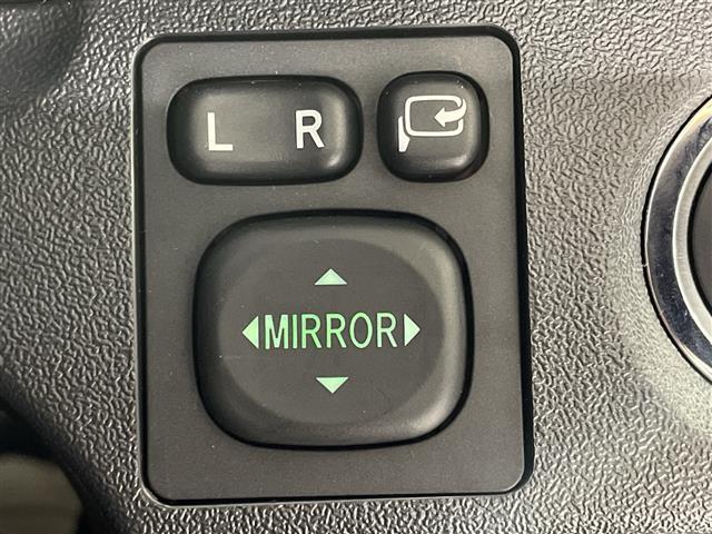 ハイエースワゴン グランドキャビン　県外仕入れ　禁煙車　１０名乗り　純正ナビ　ＣＤ　ＤＶＤ　ワンセグＴＶ　Ｂｌｕｅｔｏｏｔｈ　パノラミックビューモニター　左側パワースライドドア　トヨタセーフティセンス　デジタルインナーミラー（24枚目）