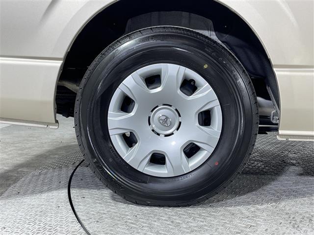 ハイエースワゴン グランドキャビン　県外仕入れ　禁煙車　１０名乗り　純正ナビ　ＣＤ　ＤＶＤ　ワンセグＴＶ　Ｂｌｕｅｔｏｏｔｈ　パノラミックビューモニター　左側パワースライドドア　トヨタセーフティセンス　デジタルインナーミラー（34枚目）