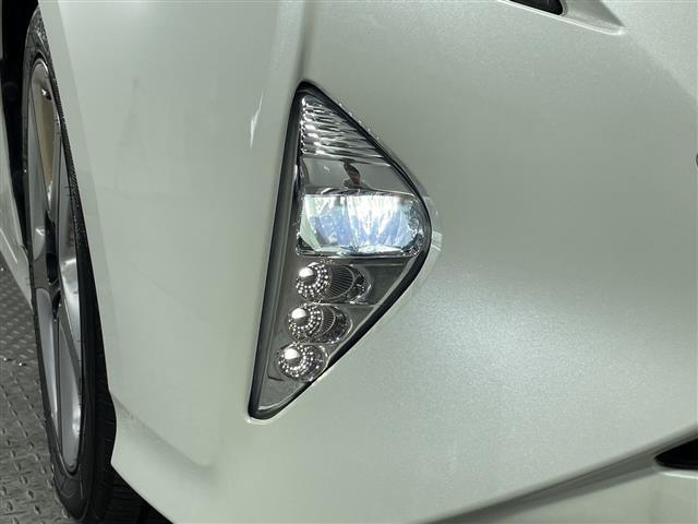 プリウス Ｓツーリングセレクション　禁煙車　県外仕入れ　トヨタセーフティーセンス　社外９インチナビ　ＣＤ　ＤＶＤ　Ｂｌｕｅｔｏｏｔｈ　フルセグＴＶ　ＨＤＭＩ　ＥＴＣ　バックカメラ　オートクルーズ　シートヒーター　純正１７インチアルミ（29枚目）