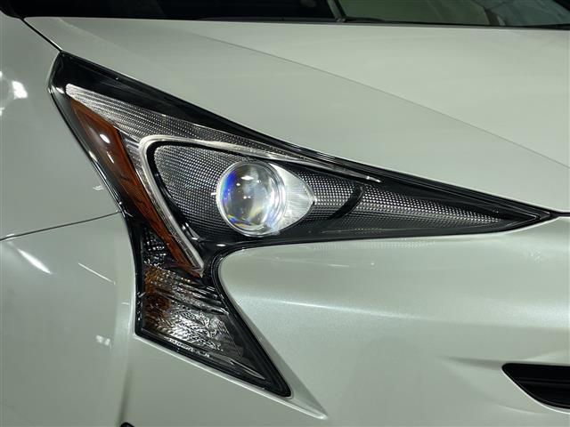 プリウス Ｓツーリングセレクション　禁煙車　県外仕入れ　トヨタセーフティーセンス　社外９インチナビ　ＣＤ　ＤＶＤ　Ｂｌｕｅｔｏｏｔｈ　フルセグＴＶ　ＨＤＭＩ　ＥＴＣ　バックカメラ　オートクルーズ　シートヒーター　純正１７インチアルミ（30枚目）