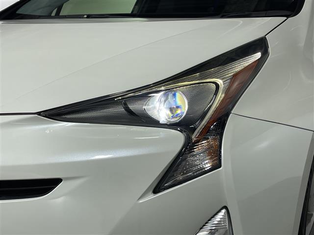 プリウス Ｓツーリングセレクション　禁煙車　県外仕入れ　トヨタセーフティーセンス　社外９インチナビ　ＣＤ　ＤＶＤ　Ｂｌｕｅｔｏｏｔｈ　フルセグＴＶ　ＨＤＭＩ　ＥＴＣ　バックカメラ　オートクルーズ　シートヒーター　純正１７インチアルミ（31枚目）