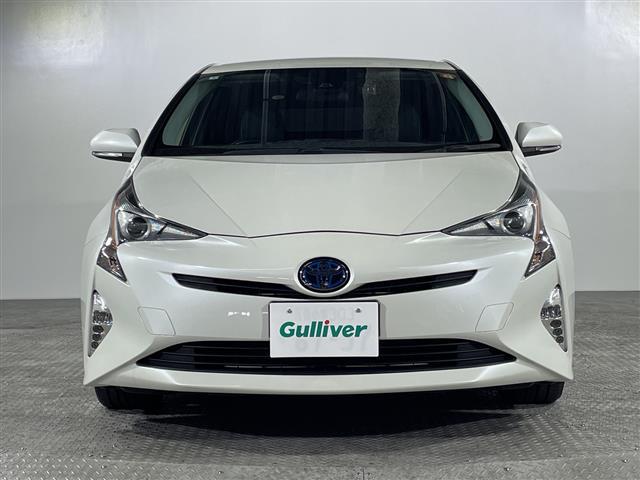 プリウス Ｓツーリングセレクション　禁煙車　県外仕入れ　トヨタセーフティーセンス　社外９インチナビ　ＣＤ　ＤＶＤ　Ｂｌｕｅｔｏｏｔｈ　フルセグＴＶ　ＨＤＭＩ　ＥＴＣ　バックカメラ　オートクルーズ　シートヒーター　純正１７インチアルミ（35枚目）