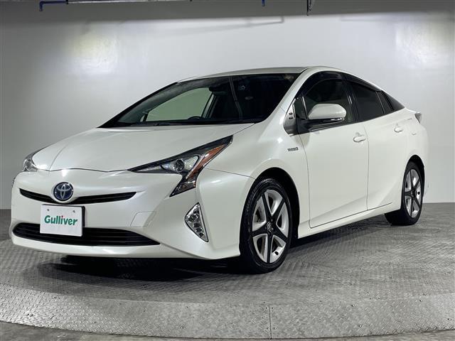 プリウス Ｓツーリングセレクション　禁煙車　県外仕入れ　トヨタセーフティーセンス　社外９インチナビ　ＣＤ　ＤＶＤ　Ｂｌｕｅｔｏｏｔｈ　フルセグＴＶ　ＨＤＭＩ　ＥＴＣ　バックカメラ　オートクルーズ　シートヒーター　純正１７インチアルミ（37枚目）