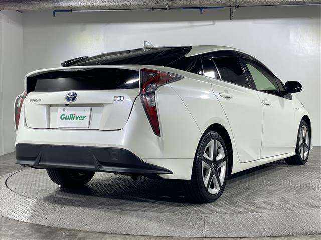 プリウス Ｓツーリングセレクション　禁煙車　県外仕入れ　トヨタセーフティーセンス　社外９インチナビ　ＣＤ　ＤＶＤ　Ｂｌｕｅｔｏｏｔｈ　フルセグＴＶ　ＨＤＭＩ　ＥＴＣ　バックカメラ　オートクルーズ　シートヒーター　純正１７インチアルミ（39枚目）
