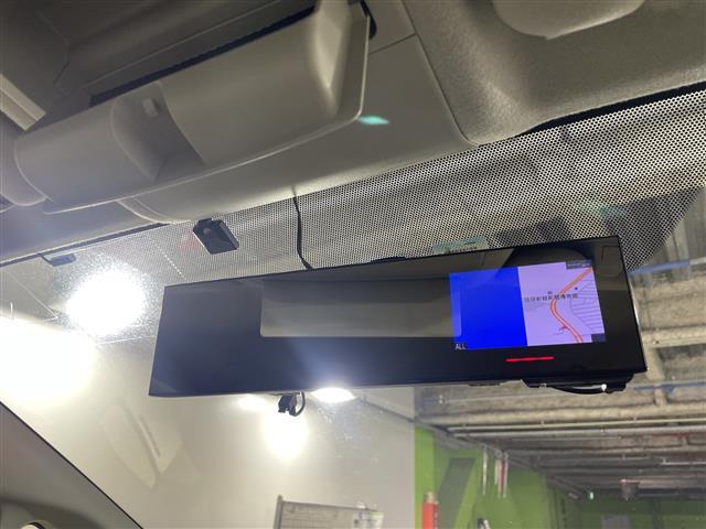 プリウス Ｓ　県外仕入れ　禁煙車　社外エアロ　ロクサーニ１９インチアルミ　純正ナビ　ＣＤ　ＤＶＤ　Ｂｌｕｅｔｏｏｔｈ　ミラー型ドラレコ　バックカメラ　社外車高調　ビルトインＥＴＣ　純正フロアマット（6枚目）