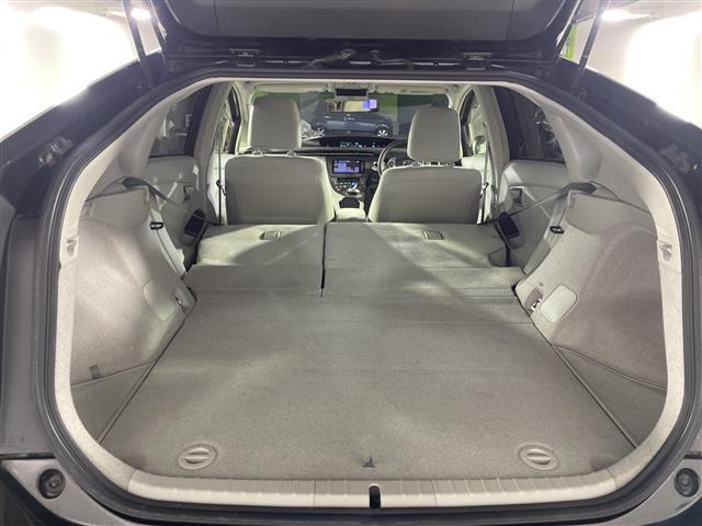 プリウス Ｓ　県外仕入れ　禁煙車　社外エアロ　ロクサーニ１９インチアルミ　純正ナビ　ＣＤ　ＤＶＤ　Ｂｌｕｅｔｏｏｔｈ　ミラー型ドラレコ　バックカメラ　社外車高調　ビルトインＥＴＣ　純正フロアマット（24枚目）