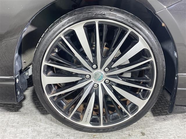 プリウス Ｓ　県外仕入れ　禁煙車　社外エアロ　ロクサーニ１９インチアルミ　純正ナビ　ＣＤ　ＤＶＤ　Ｂｌｕｅｔｏｏｔｈ　ミラー型ドラレコ　バックカメラ　社外車高調　ビルトインＥＴＣ　純正フロアマット（31枚目）