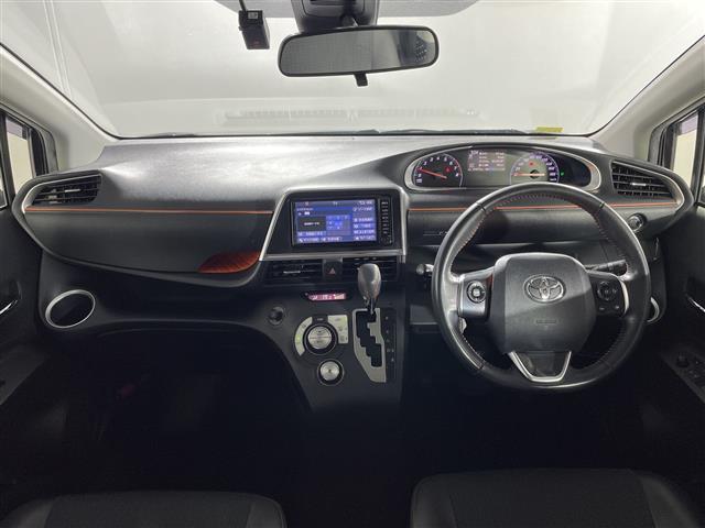 シエンタ Ｇ　クエロ　県外仕入れ　禁煙車　両側パワースライド　純正ナビ　ＣＤ　ＤＶＤ　Ｂｌｕｅｔｏｏｔｈ　ワンセグＴＶ　バックカメラ　トヨタセーフティセンス　ドライブレコーダー前　ビルトインＥＴＣ　ステアリングリモコン（2枚目）