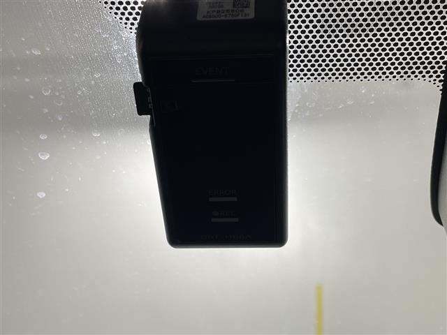 シエンタ Ｇ　クエロ　県外仕入れ　禁煙車　両側パワースライド　純正ナビ　ＣＤ　ＤＶＤ　Ｂｌｕｅｔｏｏｔｈ　ワンセグＴＶ　バックカメラ　トヨタセーフティセンス　ドライブレコーダー前　ビルトインＥＴＣ　ステアリングリモコン（4枚目）