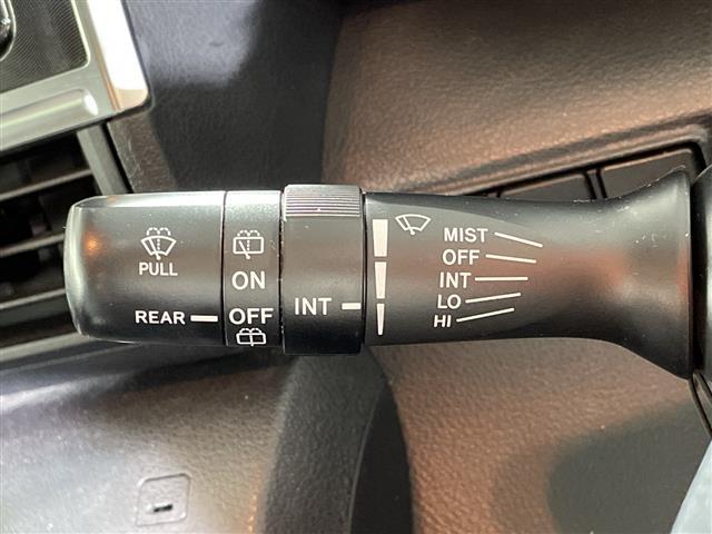 シエンタ Ｇ　クエロ　県外仕入れ　禁煙車　両側パワースライド　純正ナビ　ＣＤ　ＤＶＤ　Ｂｌｕｅｔｏｏｔｈ　ワンセグＴＶ　バックカメラ　トヨタセーフティセンス　ドライブレコーダー前　ビルトインＥＴＣ　ステアリングリモコン（10枚目）