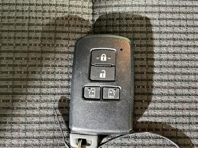 シエンタ Ｇ　クエロ　県外仕入れ　禁煙車　両側パワースライド　純正ナビ　ＣＤ　ＤＶＤ　Ｂｌｕｅｔｏｏｔｈ　ワンセグＴＶ　バックカメラ　トヨタセーフティセンス　ドライブレコーダー前　ビルトインＥＴＣ　ステアリングリモコン（16枚目）