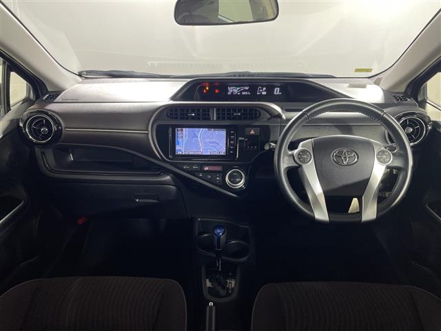 アクア Ｇ　県外仕入れ　禁煙車　純正ナビ　ＣＤ　ＤＶＤ　Ｂｌｕｅｔｏｏｔｈ　フルセグＴＶ　バックカメラ　レーンディパーチャーアラート　プリクラクションセーフティ　オートマチックハイビーム　フォグライト（3枚目）