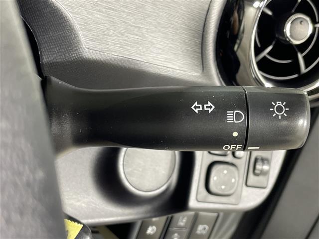 アクア Ｇ　県外仕入れ　禁煙車　純正ナビ　ＣＤ　ＤＶＤ　Ｂｌｕｅｔｏｏｔｈ　フルセグＴＶ　バックカメラ　レーンディパーチャーアラート　プリクラクションセーフティ　オートマチックハイビーム　フォグライト（14枚目）