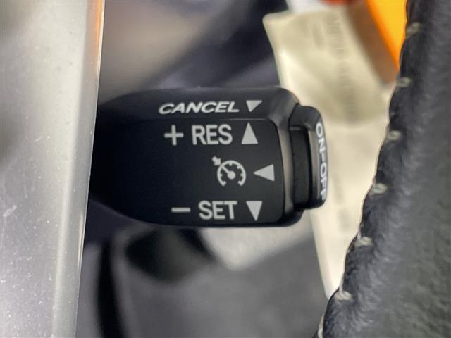 アクア Ｇ　県外仕入れ　禁煙車　純正ナビ　ＣＤ　ＤＶＤ　Ｂｌｕｅｔｏｏｔｈ　フルセグＴＶ　バックカメラ　レーンディパーチャーアラート　プリクラクションセーフティ　オートマチックハイビーム　フォグライト（15枚目）