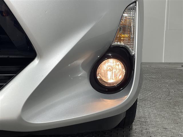 アクア Ｇ　県外仕入れ　禁煙車　純正ナビ　ＣＤ　ＤＶＤ　Ｂｌｕｅｔｏｏｔｈ　フルセグＴＶ　バックカメラ　レーンディパーチャーアラート　プリクラクションセーフティ　オートマチックハイビーム　フォグライト（30枚目）