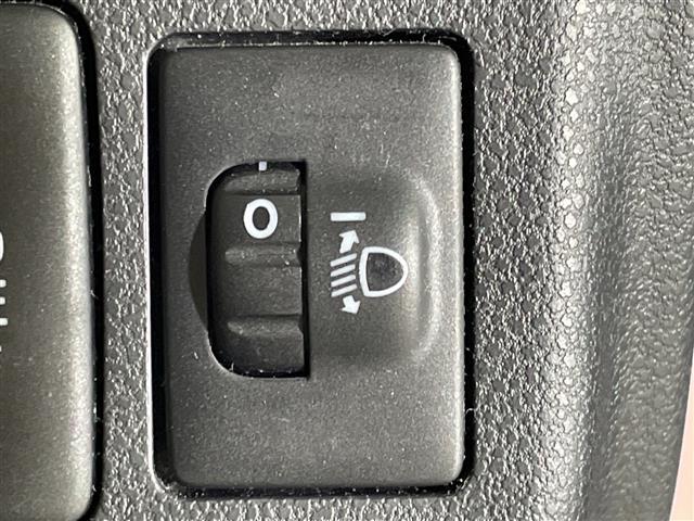 ミラココア ココアプラスＸ　県外仕入れ　禁煙車　社外ナビ　ＣＤ　ＤＶＤ　Ｂｌｕｅｔｏｏｔｈ　ワンセグＴＶ　ＥＴＣ　ＵＳＢ端子　ベンチシート　アイドリングストップ　電動格納ミラー　ドアバイザー　ミラココア専用ホイルキャップ（17枚目）