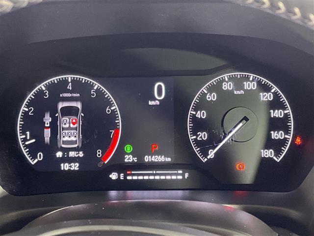 【ステアリングスイッチ】手元のボタンから、オーディオやナビなどの操作ができるので、よそ見をせずに安全に運転に集中できます！