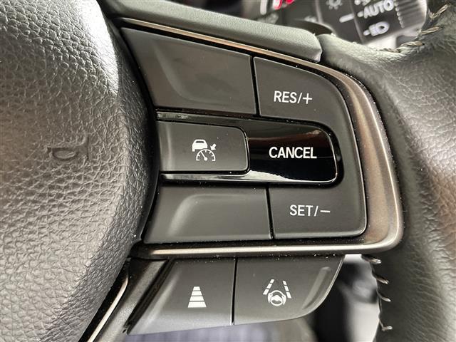 【パワーウインドウ】運転席のスイッチで、各席の窓ガラスの開閉ができます！あると便利ですよね！