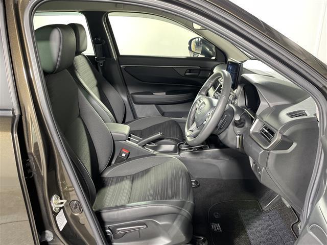 【助手席】きれいな助手席なので家族や友だちに乗ってもらっても安心です！