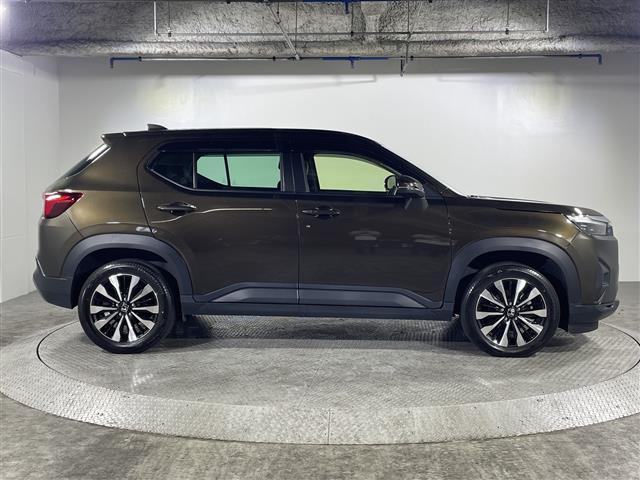 【ＬＥＤヘッドライト】消費する電力が少なく耐久年数が長いのが特徴のヘッドライトです。さらに長持ちさせたい方は、ヘッドライト・フロントガラスなどのコーティングもご用意しています。