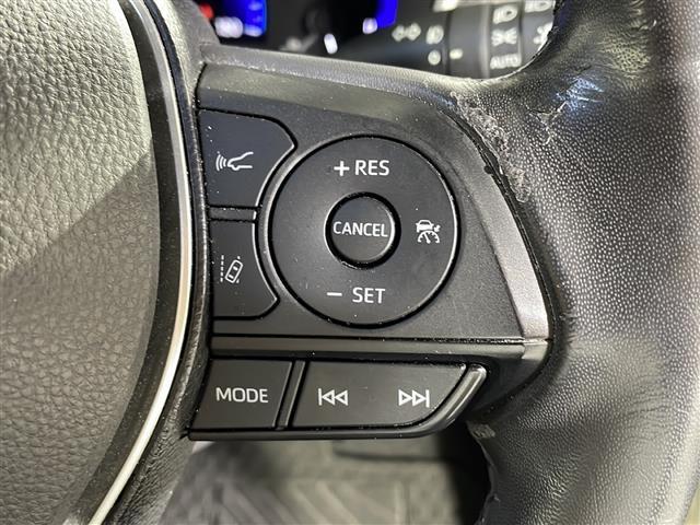 【オートライト（ＡＵＴＯ）】外の明るさをシステムが感知して、自動でヘッドライトが点灯します！ヘッドライトをつけ忘れを防ぐ便利機能です。