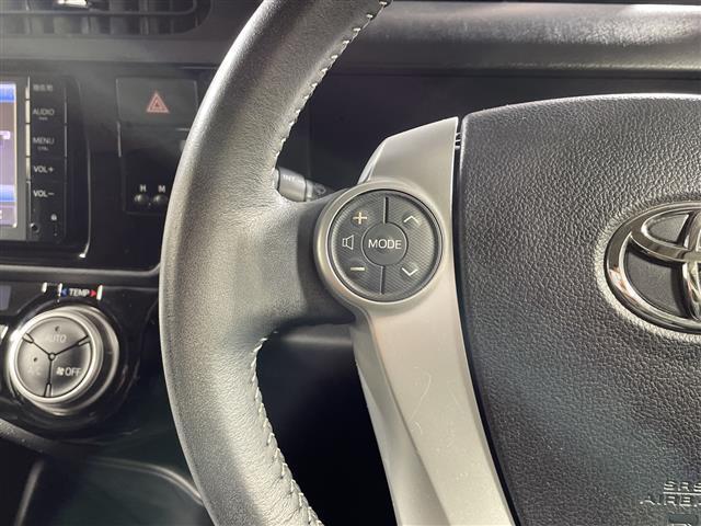 �y�X�e�A�����O�X�C�b�`�z�茳�̃{�^������A�I�[�f�B�I��i�r�Ȃǂ̑��삪�ł���̂ŁA�悻���������Ɉ��S�ɉ^�]�ɏW���ł��܂��I