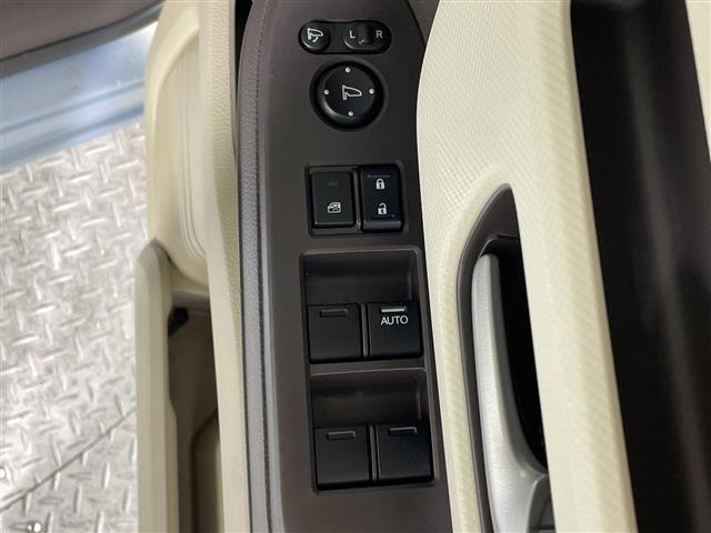 �y�d���i�[�~���[�z�^�]�Ȃ̃X�C�b�`�ŁA�h�A�~���[�̊J��p�x�̒������ł��܂��B