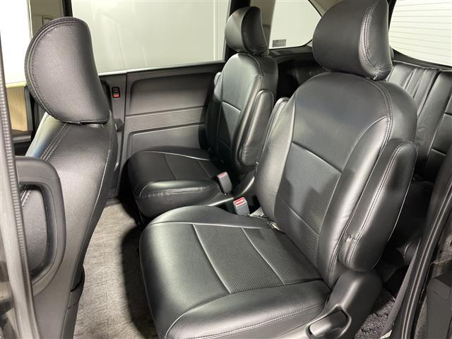 フリードハイブリッド ジャストセレクション　禁煙車　両側電動パワースライドドア　社外サブウーファー　社外ナビ　（ＣＤ／Ｂｌｕｅｔｏｏｔｈ／フルセグＴＶ）　バックカメラ　革調シートカバー　社外ツイーター　純正ラバーマット　オートライト　ＥＴＣ（24枚目）