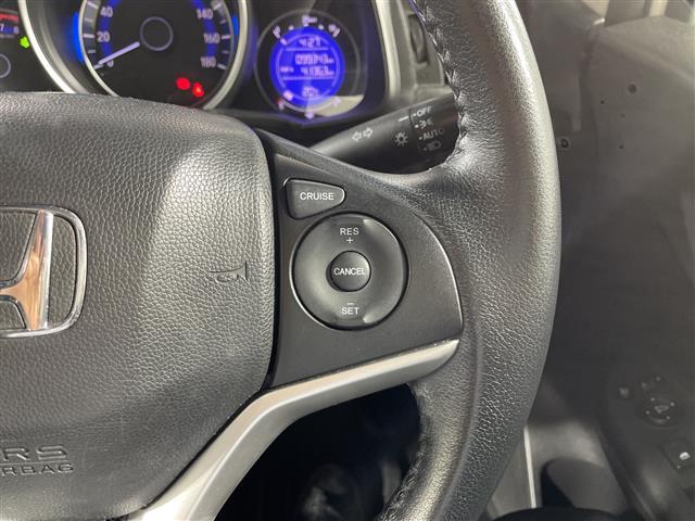 �y�N���[�Y�R���g���[���z�������H�⎩���Ԑ�p���H�𑖍s���Ƀh���C�o�[���ݒ肵�����x�ŁA�A�N�Z���y�_���𓥂܂Ȃ��Ă��A���̎ԑ��ő��s���Ă���܂��I